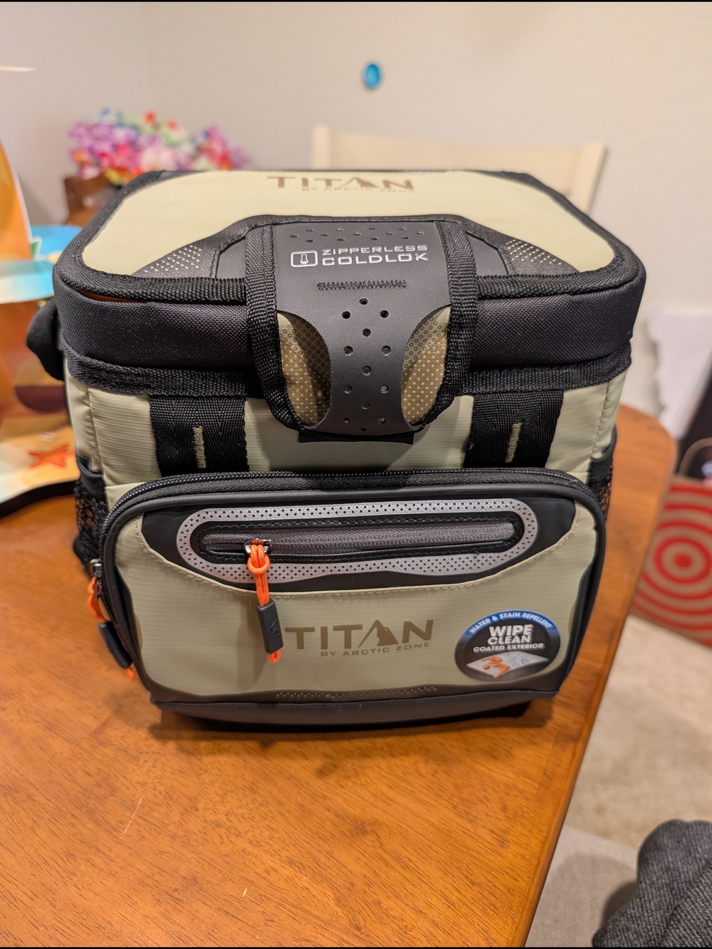 Titan Men’s Lunch Box And Cooler.